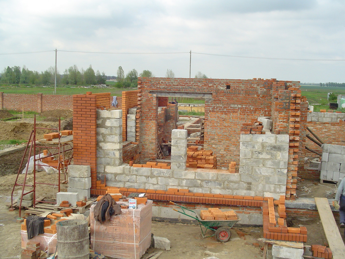 Cottage construction stages