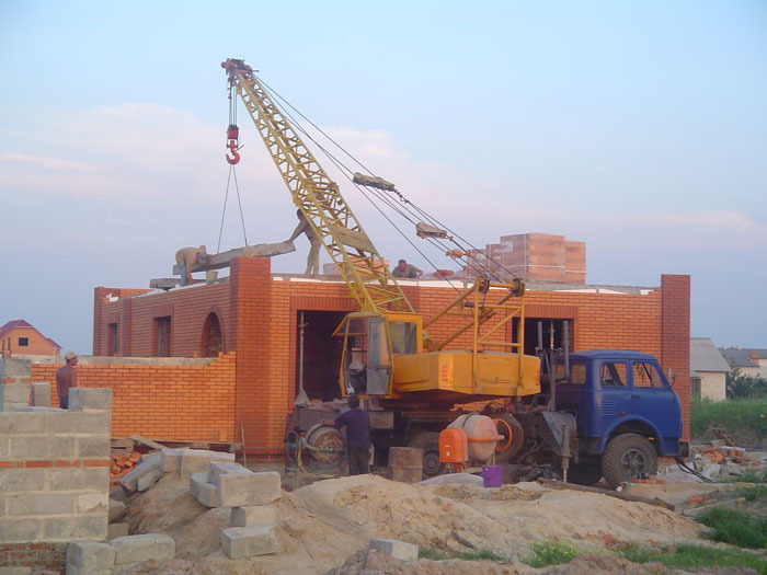 Cottage construction stages