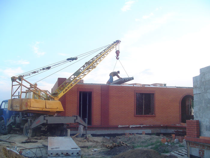 Cottage construction stages